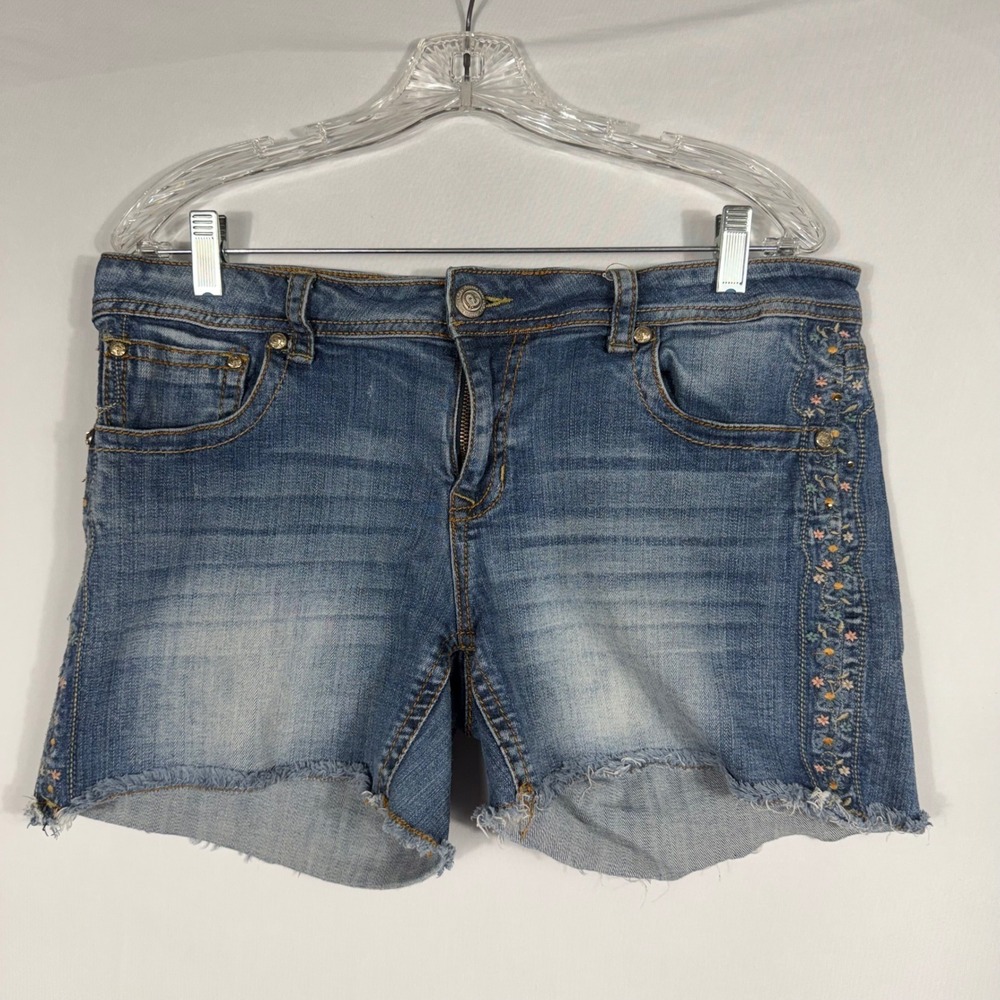 Shyanne Floral Embroidered Rhinestone Denim‎ Jean Cutoff Shorts 34 Blue Boho